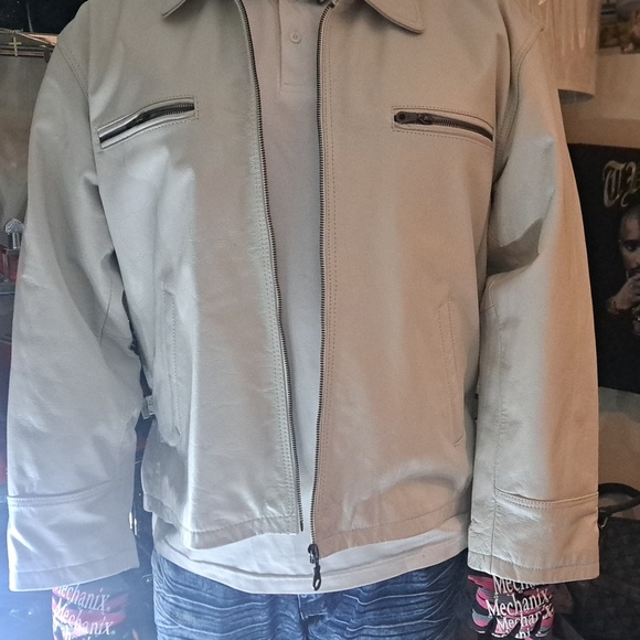 Pure Leather Size XL Men's cream Color jacket NBW Mint condition fall or winter - Picture 9 of 10
